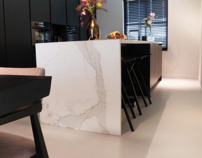 woonkeuken met barosso gietvloer